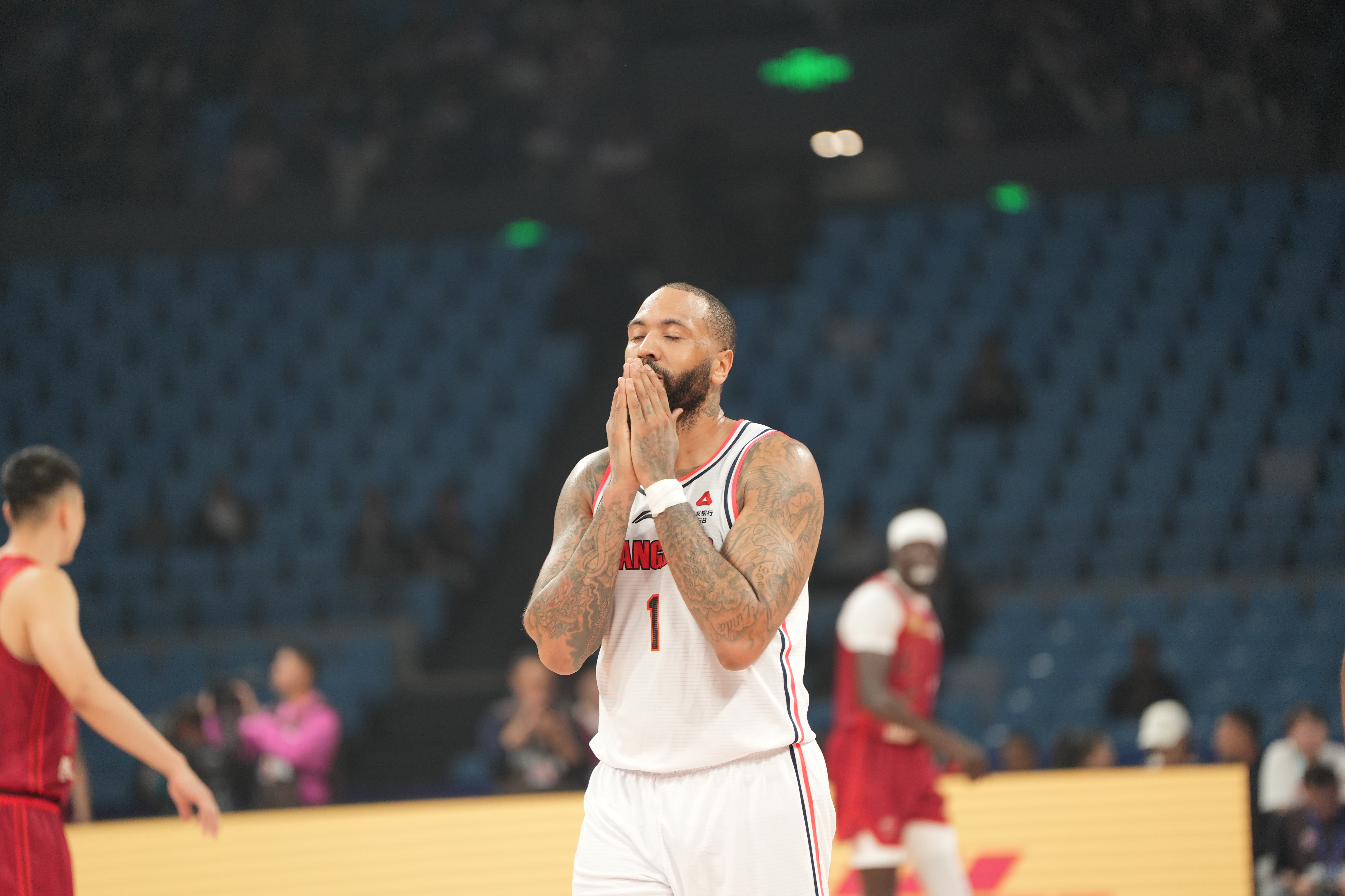 两名CBA外援哈雷尔与吉伦沃特因兴奋剂违规，涉