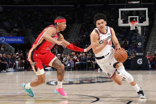 快船背靠背遭鹈鹕双杀吞四连败 鹈鹕豪取三连胜