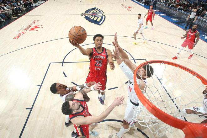 快船背靠背遭鹈鹕双杀吞四连败 鹈鹕豪取三连胜