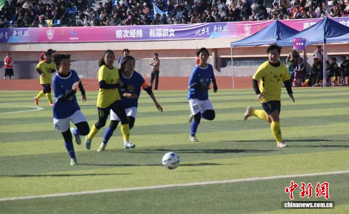 晋中女子业余足球联赛开赛 体育文旅融合点燃城