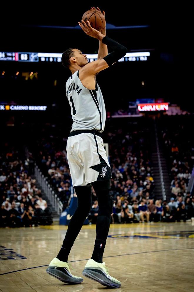 文班亚马单场41+18篮板创队史纪录 领跑MVP争夺战