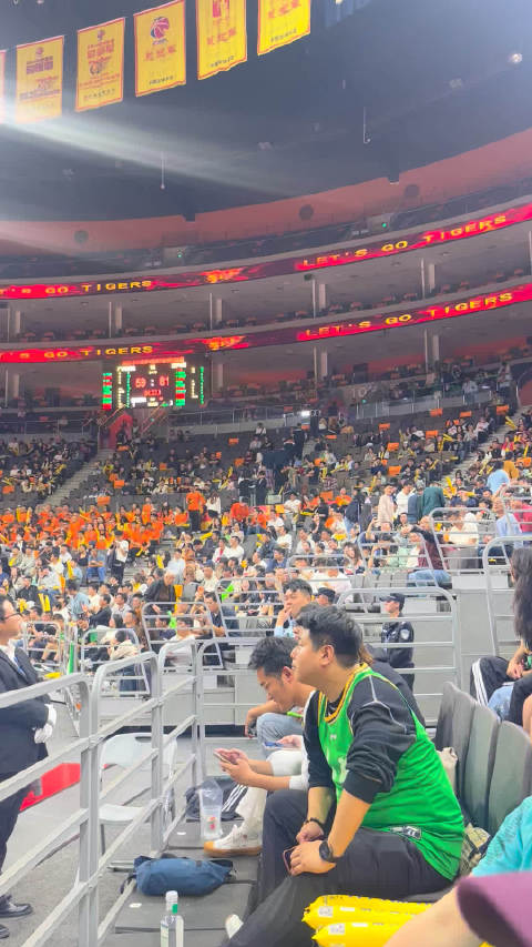 辽粤大战广东主场惨败辽宁 胡明轩走步成焦点