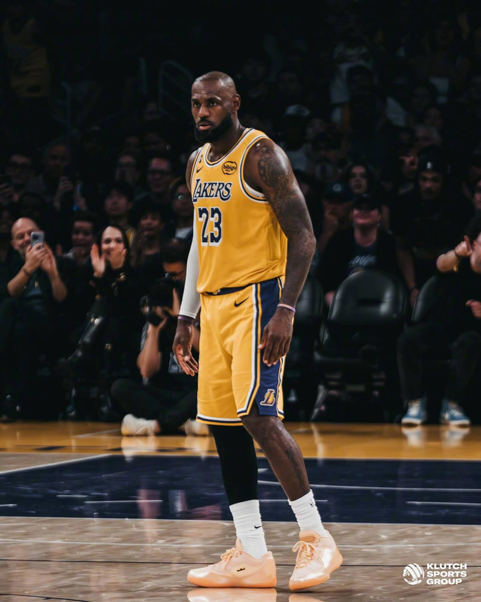 勒布朗·詹姆斯：APP推送揭开里程碑时刻 胜场纪